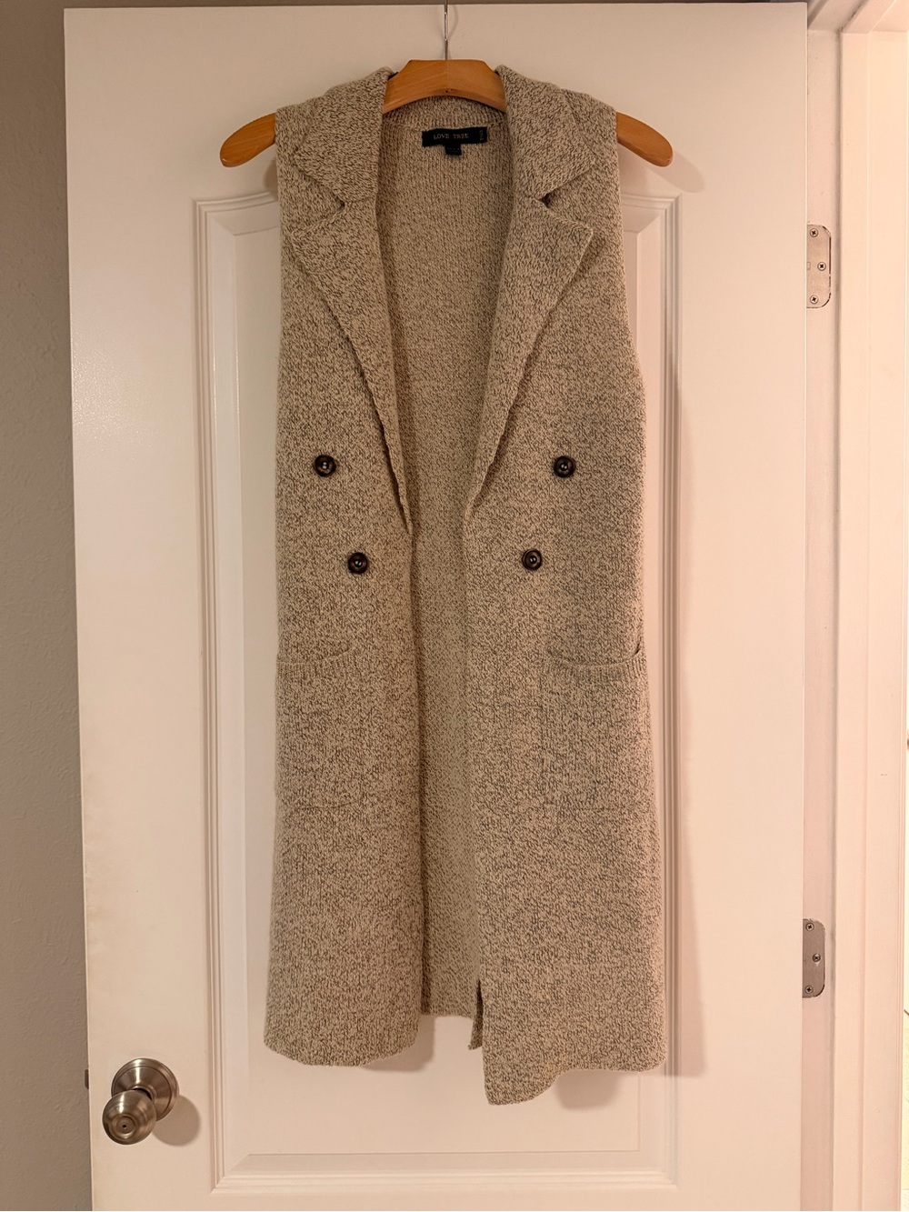 Love Tree Double-Breasted Sleeveless Bouclé Vest in Oatmeal